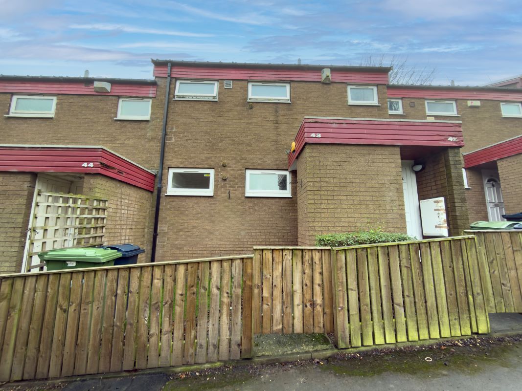 Property for Auction in Lincolnshire - 43 Stainton Drive, Gateshead, Tyne And Wear, NE10 9QU