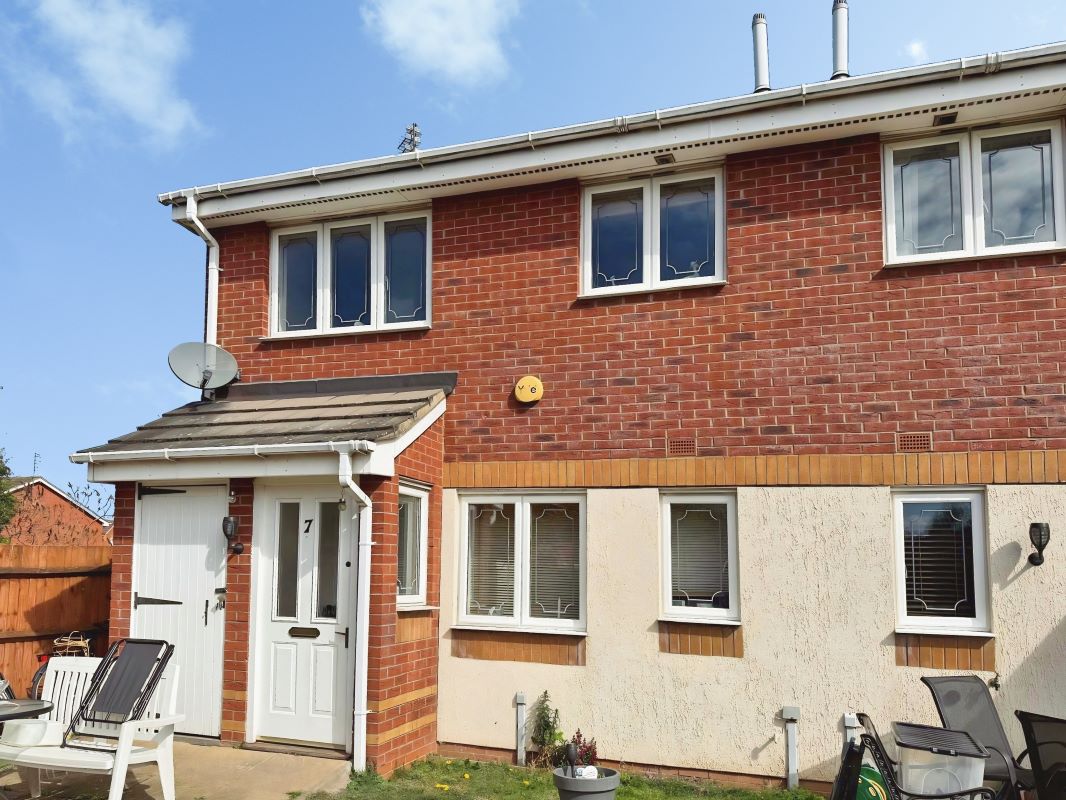 Property for Auction in Coventry & Warwickshire - 7 Parolles Close Heathcote, Warwick, Warwickshire, CV34 6GL