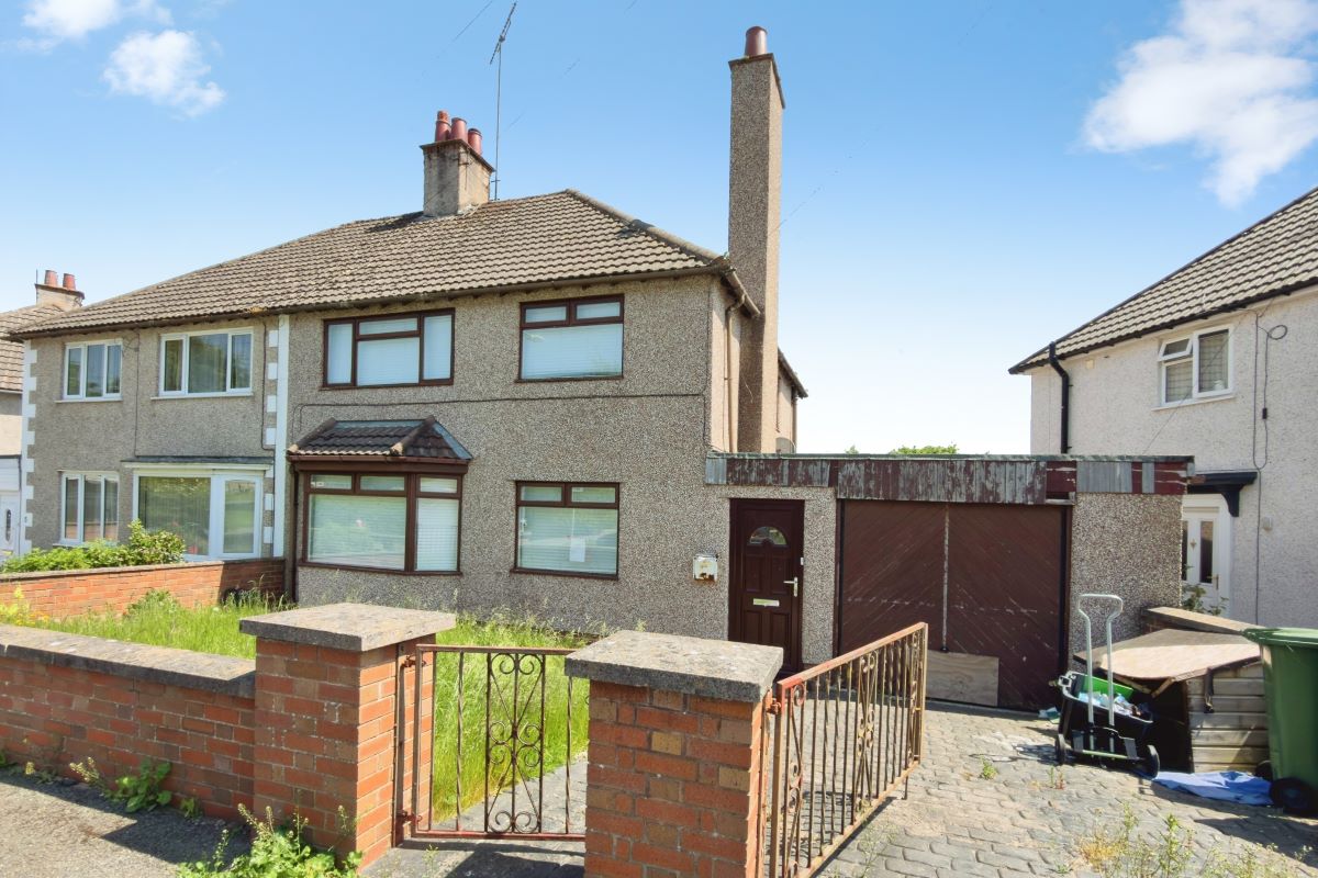 Property for Auction in Wales - 6 Bryn Garth, Denbigh, Denbighshire, LL16 3RP