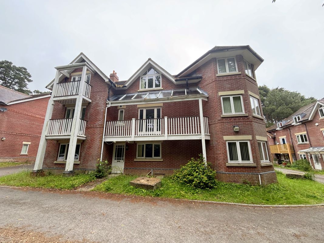 Property for Auction in South West - 5 Parklands 16 Branksome Hill Road, Bournemouth, Dorset, BH4 9LD