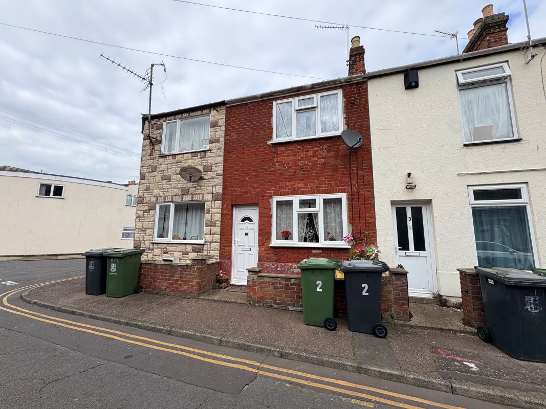 Property for Auction in East Anglia - 2 Southampton Place, Great Yarmouth, Norfolk, NR30 2DP