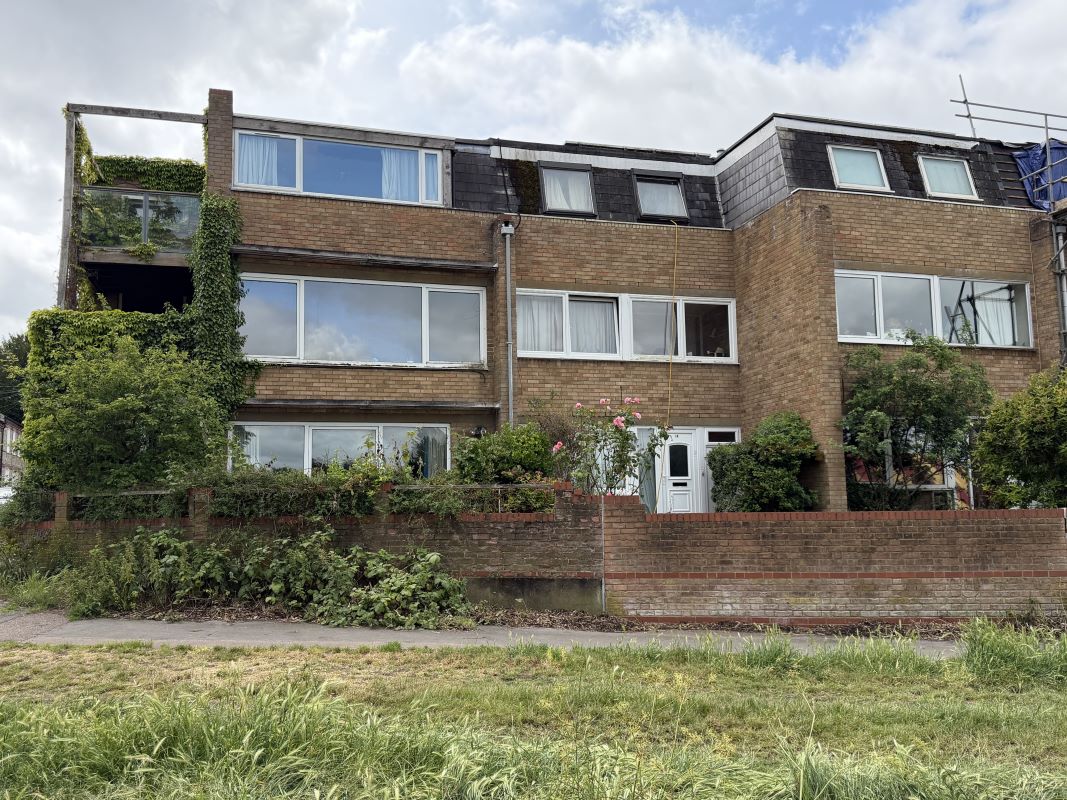 Property for Auction in North West - 19 North Terrace, Cambridge, Cambridgeshire, CB5 8DJ