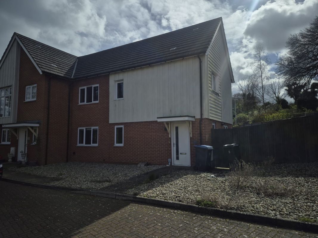 Property for Auction in Kent - 14 Elysium Park Close Whitfield, Dover, Kent, CT16 2FJ