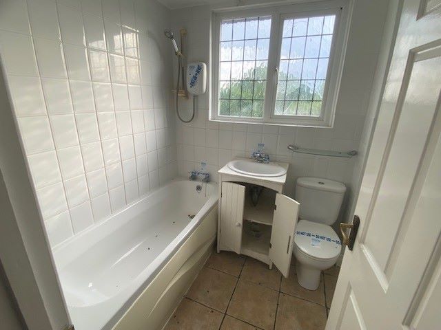 Woodfalls Manor, 5 Loxwood Road, Rudgwick, Horsham, West Sussex, RH12 3DW
