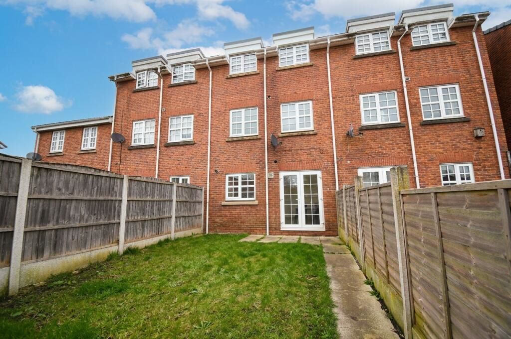 28 Glenmuir Close Irlam, Manchester, Lancashire, M44 6HE