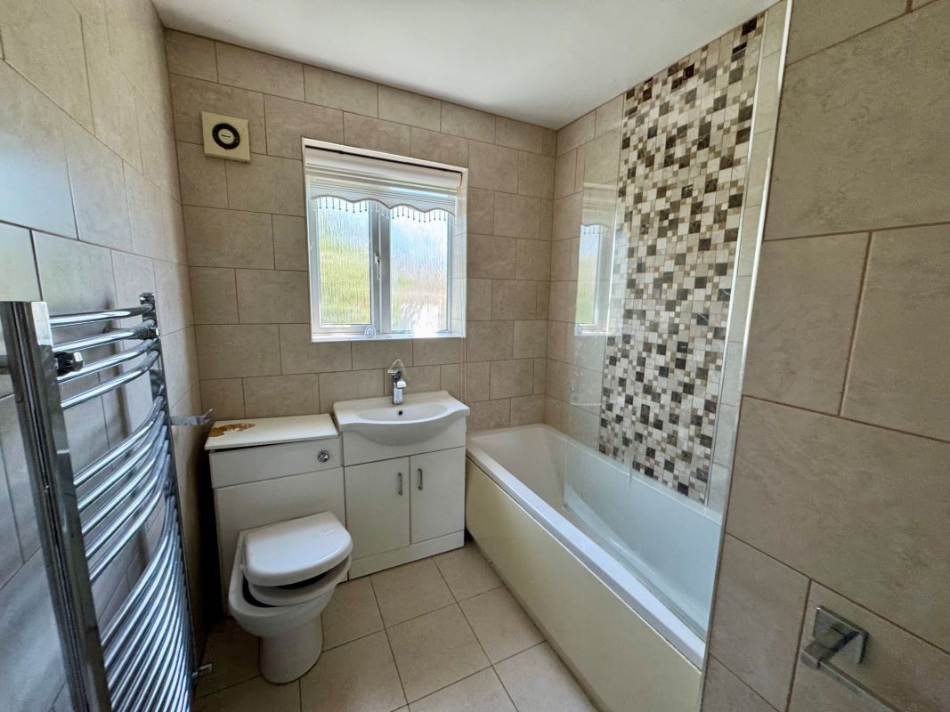 6 Bushey Park, Kingswood, Hull, East Yorkshire, HU7 3JF