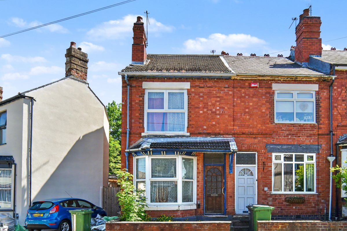 31 Court Road, Wolverhampton, West Midlands, WV6 0JN