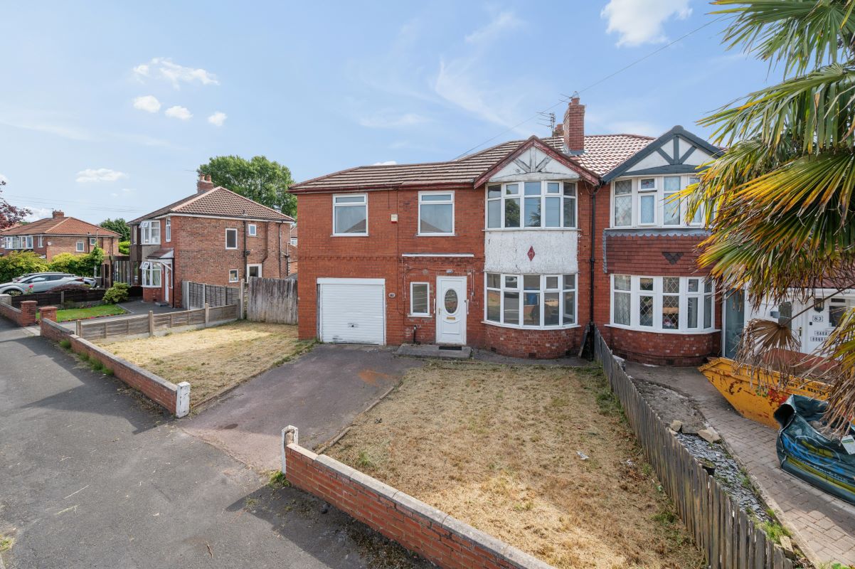 Property for Auction in Lincolnshire - 81 Shakespeare Drive, Cheadle, Cheshire, SK8 2BZ