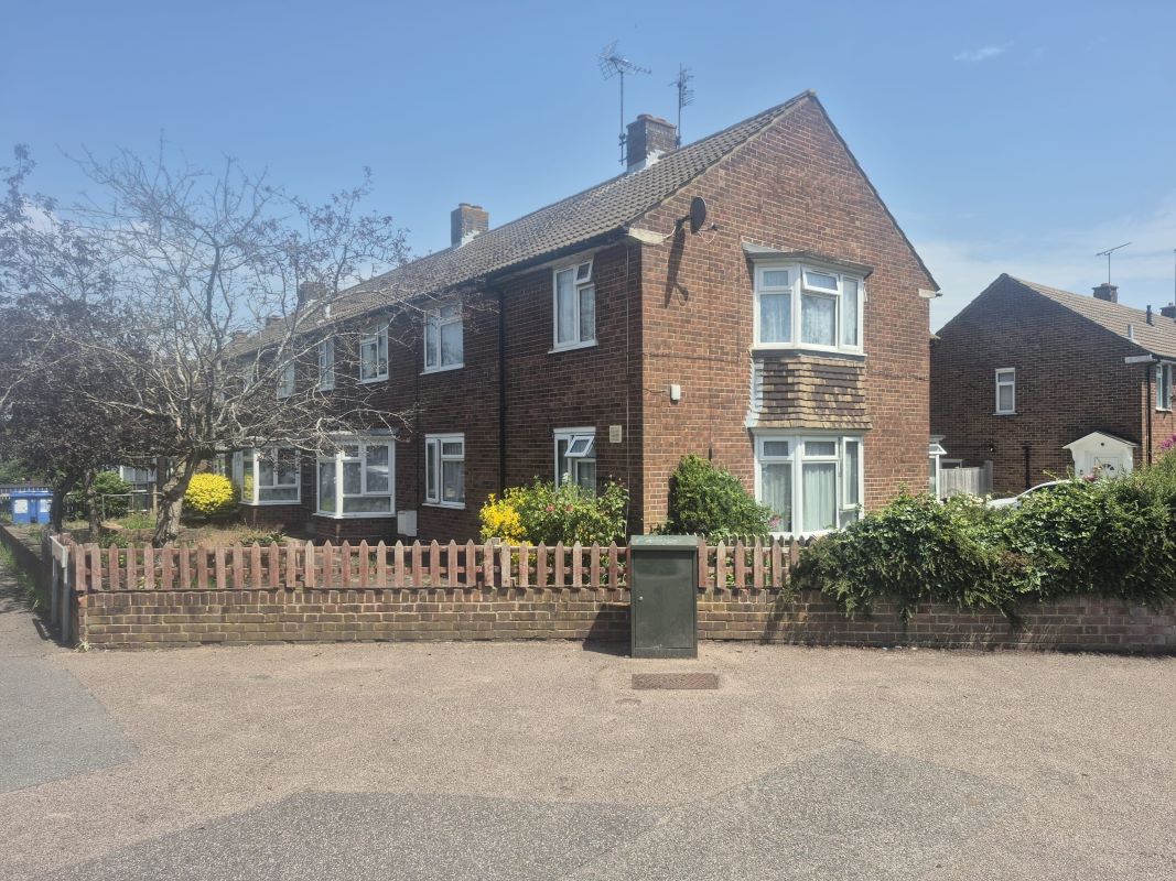 Property for Auction in Kent - 33 Derwent Way, Gillingham, Kent, ME8 0BT