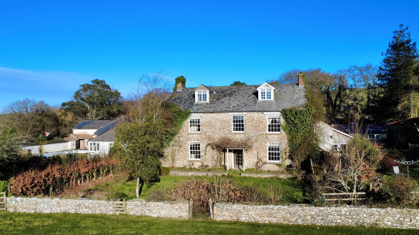 Property for Auction in South West - Farm House, Snodwell Farm Post Lane, Honiton, Devon, EX14 9HZ