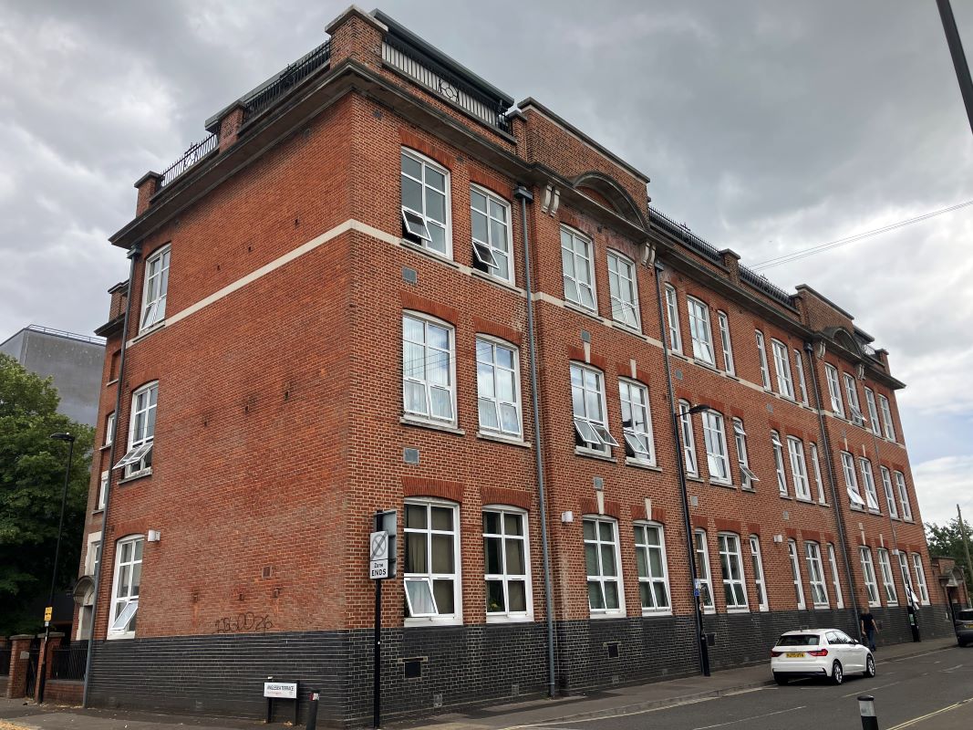 Property for Auction in Sussex & Hampshire - Flat 29, 90 Andersons Road, Southampton, Hampshire, SO14 5FR