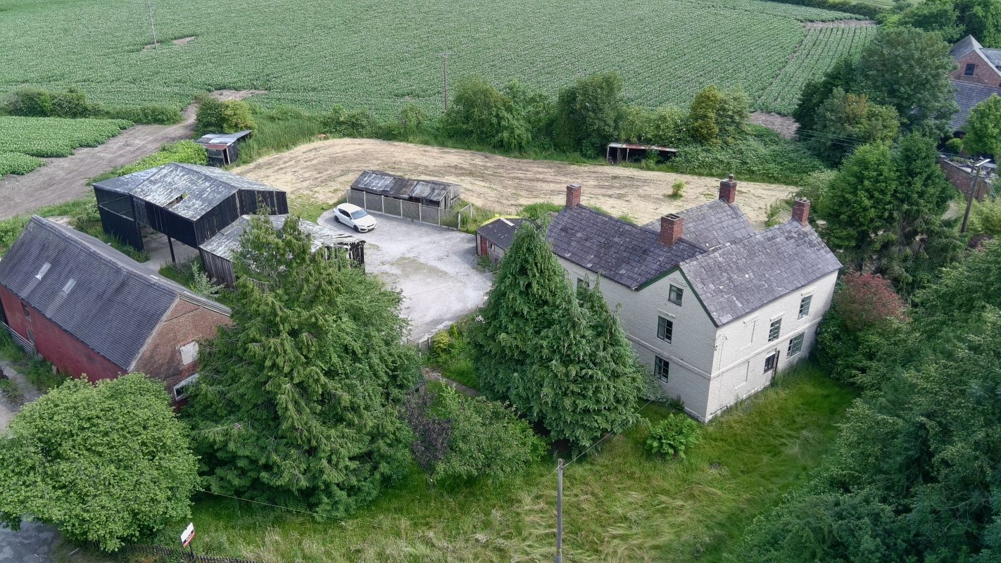 Property for Auction in Cheshire, Staffordshire & Shropshire - Swan Farm Knutsford Road, Crewe, Cheshire, CW4 8EQ