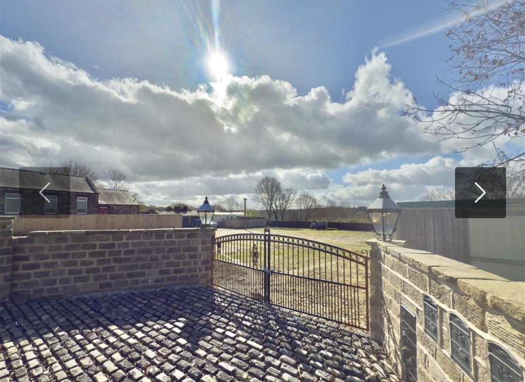 Property for Auction in South Yorkshire - 52 Rotherham Road, Barnsley, South Yorkshire, S71 5QX