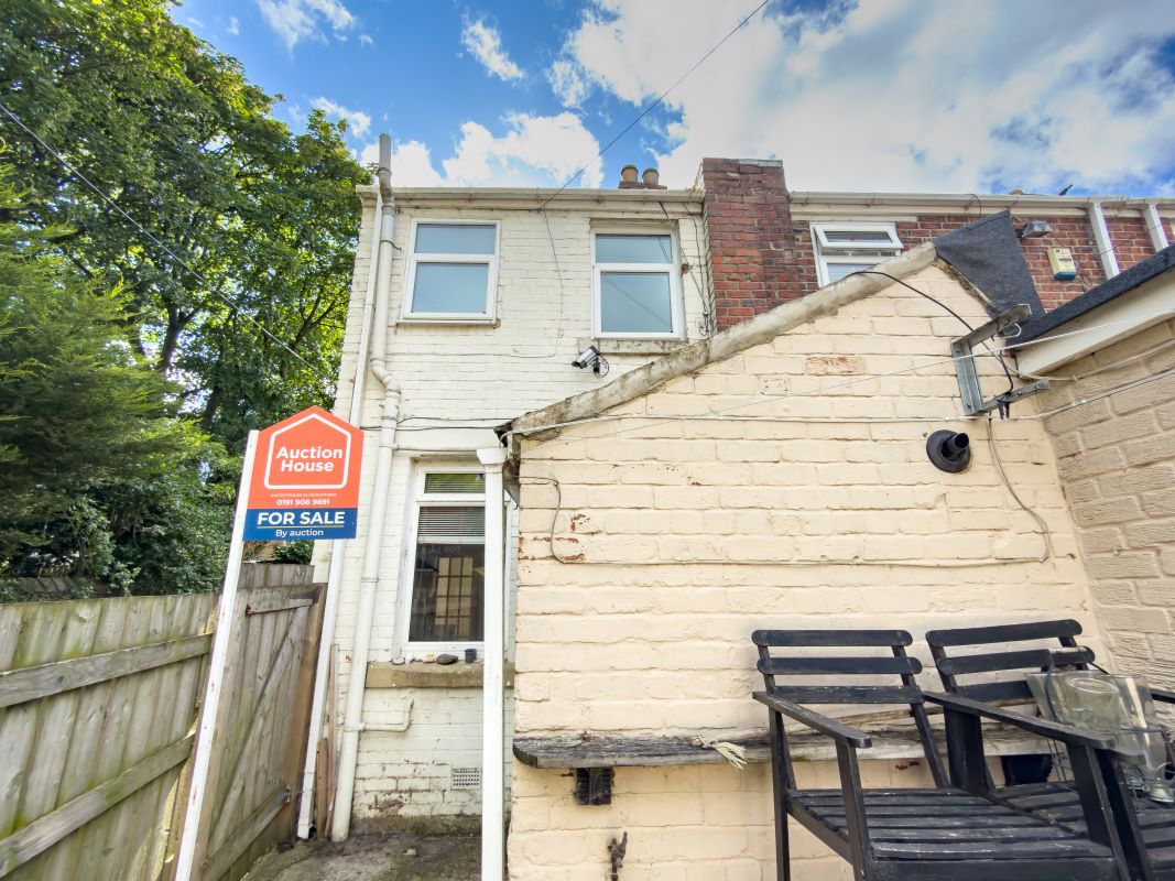 Property for Auction in North East - 1 Kings Terrace, Gateshead, Tyne And Wear, NE9 7SD