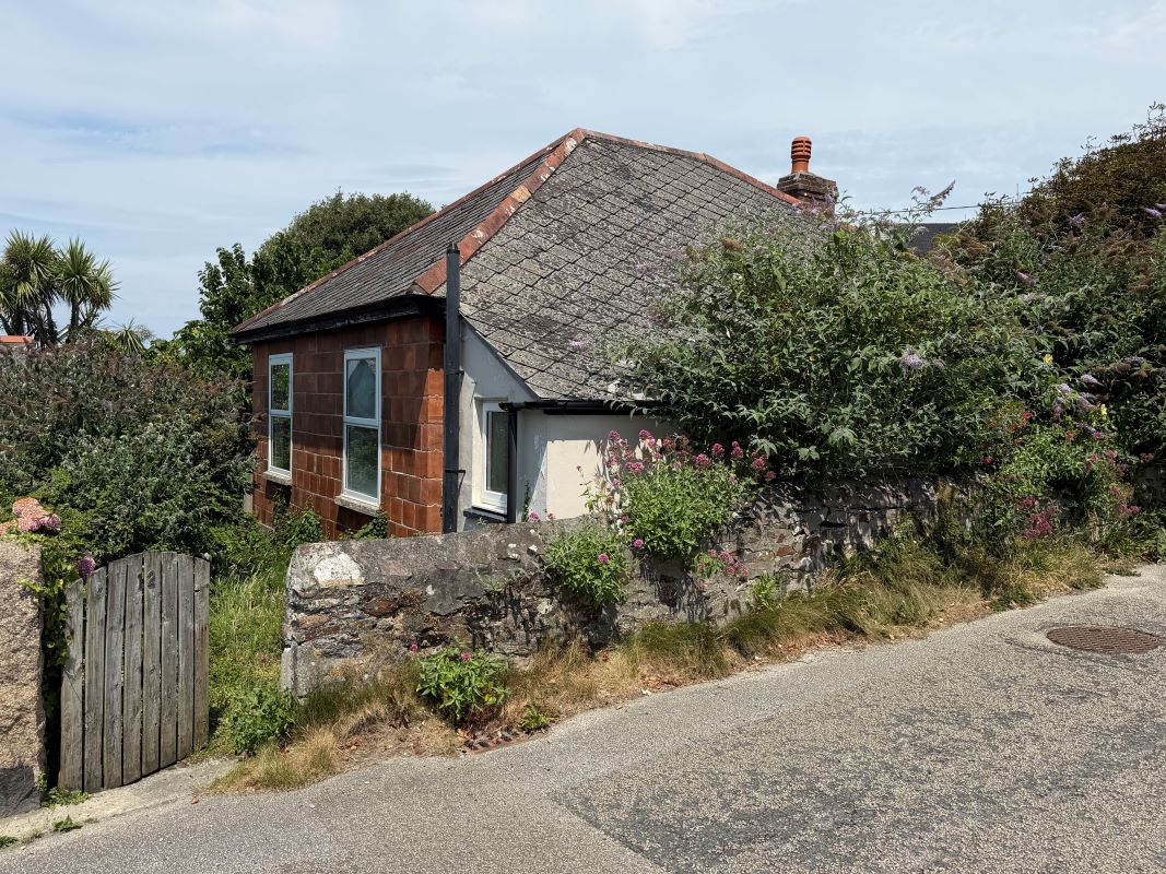 Property for Auction in South West - Carvean 12 Sunnyside, Perranporth, Cornwall, TR6 0HN
