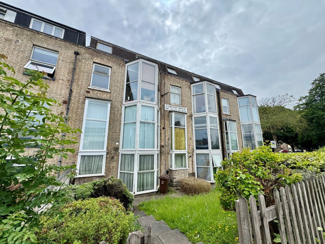 Property for Auction in Hull & East Yorkshire - Flat 17 Carlton House, 307-311 Anlaby Road, Hull, East Yorkshire, HU3 2SB