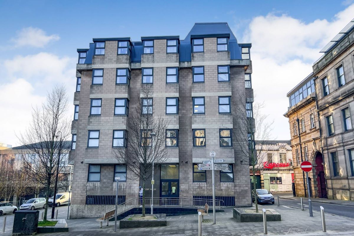 Property for Auction in South Yorkshire - 18 Regent House 11 Regent Street, Barnsley, South Yorkshire, S70 2AT
