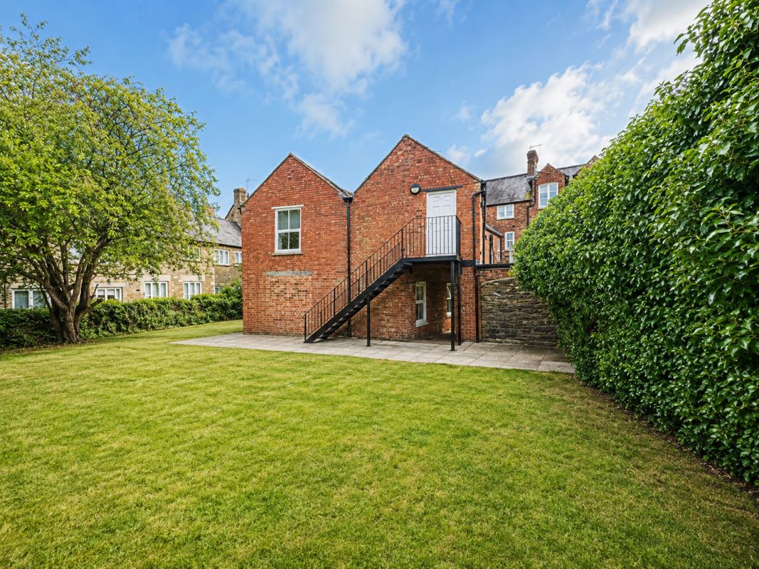 Property for Auction in National - Flat 3 44 Market Place, Brackley, Northamptonshire, NN13 7DP