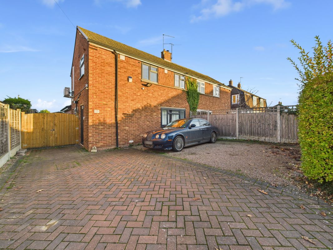 Property for Auction in Birmingham - 32 Heath Close Hallow, Worcester, Worcestershire, WR2 6LJ
