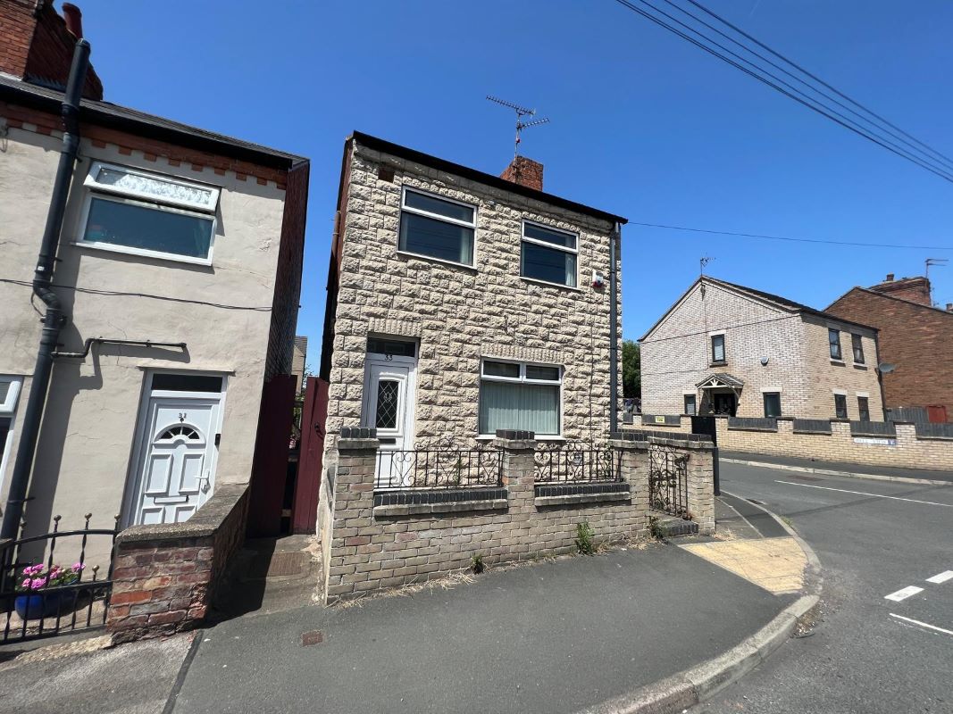 Property for Auction in Nottinghamshire & Derby - 33, Recreation Street, Mansfield, Nottinghamshire, NG18 2HP