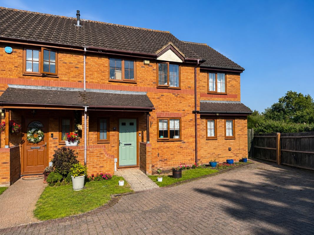 Property for Auction in Northants, Beds & Bucks - 17 Lodge Close Little Houghton, Northampton, Northamptonshire, NN7 1AF