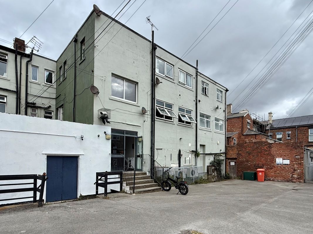 Property for Auction in Cheshire, Staffordshire & Shropshire - Flat 4 Willow Court, Wallasey, Merseyside, CH45 2LW