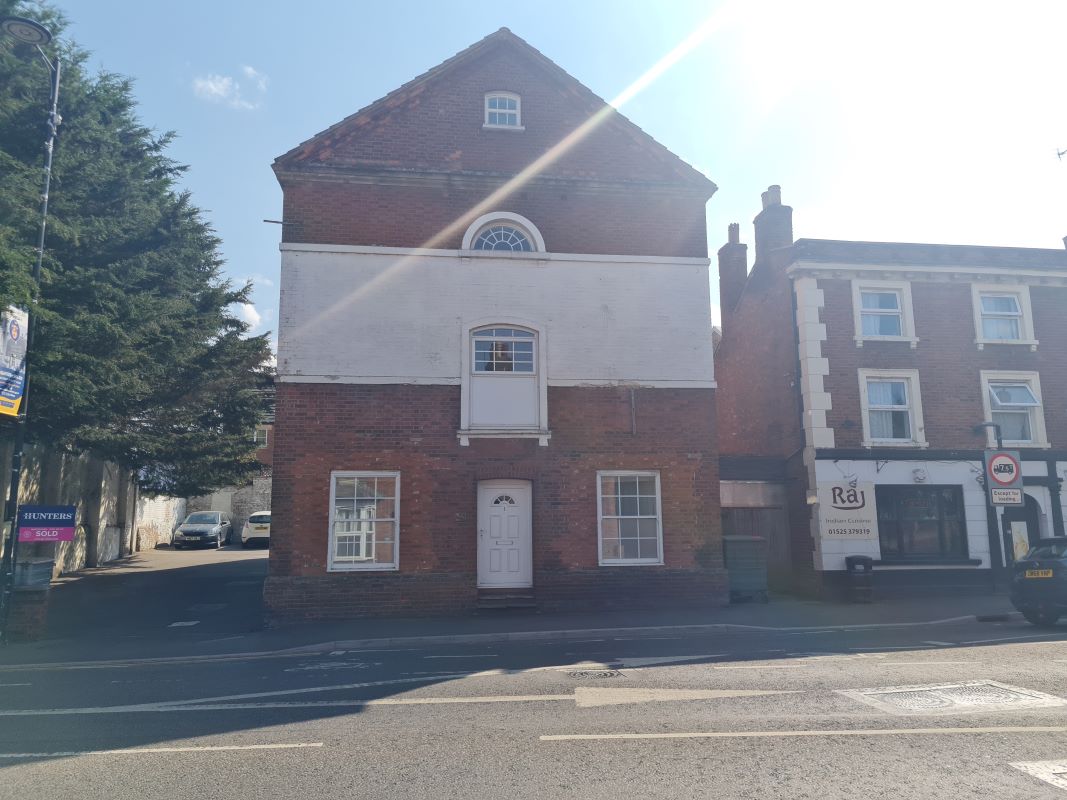 Property for Auction in Kent - Flat 5 Tooleys Mill, Leighton Buzzard, Bedfordshire, LU7 2RP