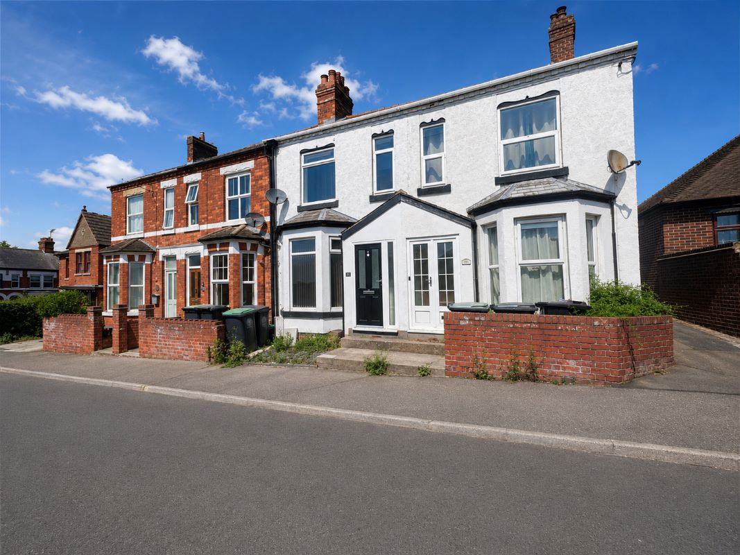 Property for Auction in Northants, Beds & Bucks - 8 Harcourt Street Raunds, Wellingborough, Northamptonshire, NN9 6LZ