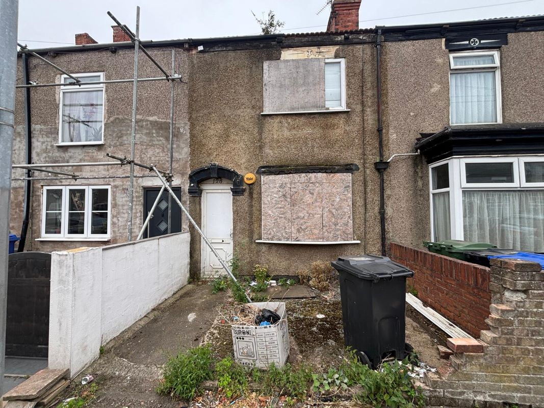 Property for Auction in Lincolnshire - 128 Elsenham Road, Grimsby, South Humberside, DN31 2QT