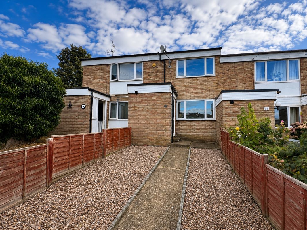 Property for Auction in Northants, Beds & Bucks - 18 The Willows Little Harrowden, Wellingborough, Northamptonshire, NN9 5BJ