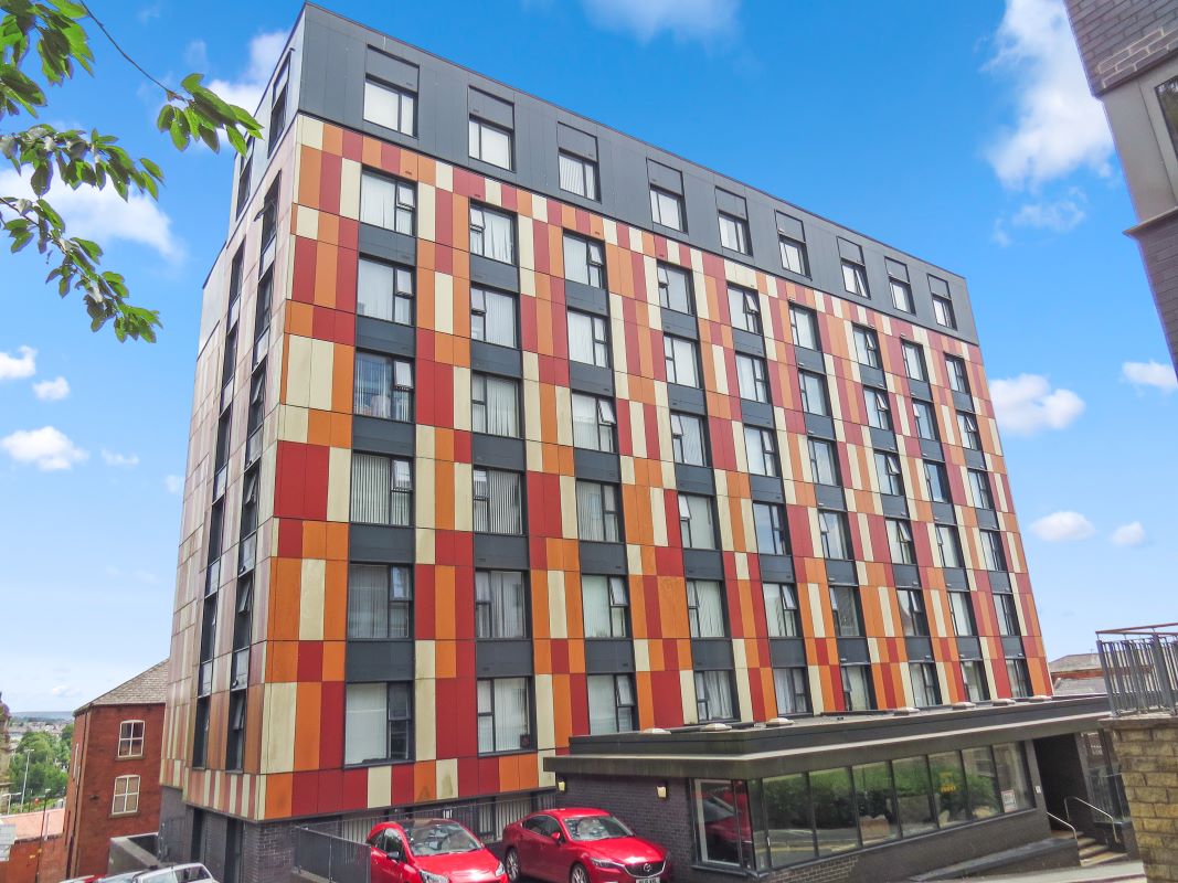 Property for Auction in Cheshire, Staffordshire & Shropshire - Apartment 613 Cardinal Court, Oldham, Lancashire, OL1 3FZ