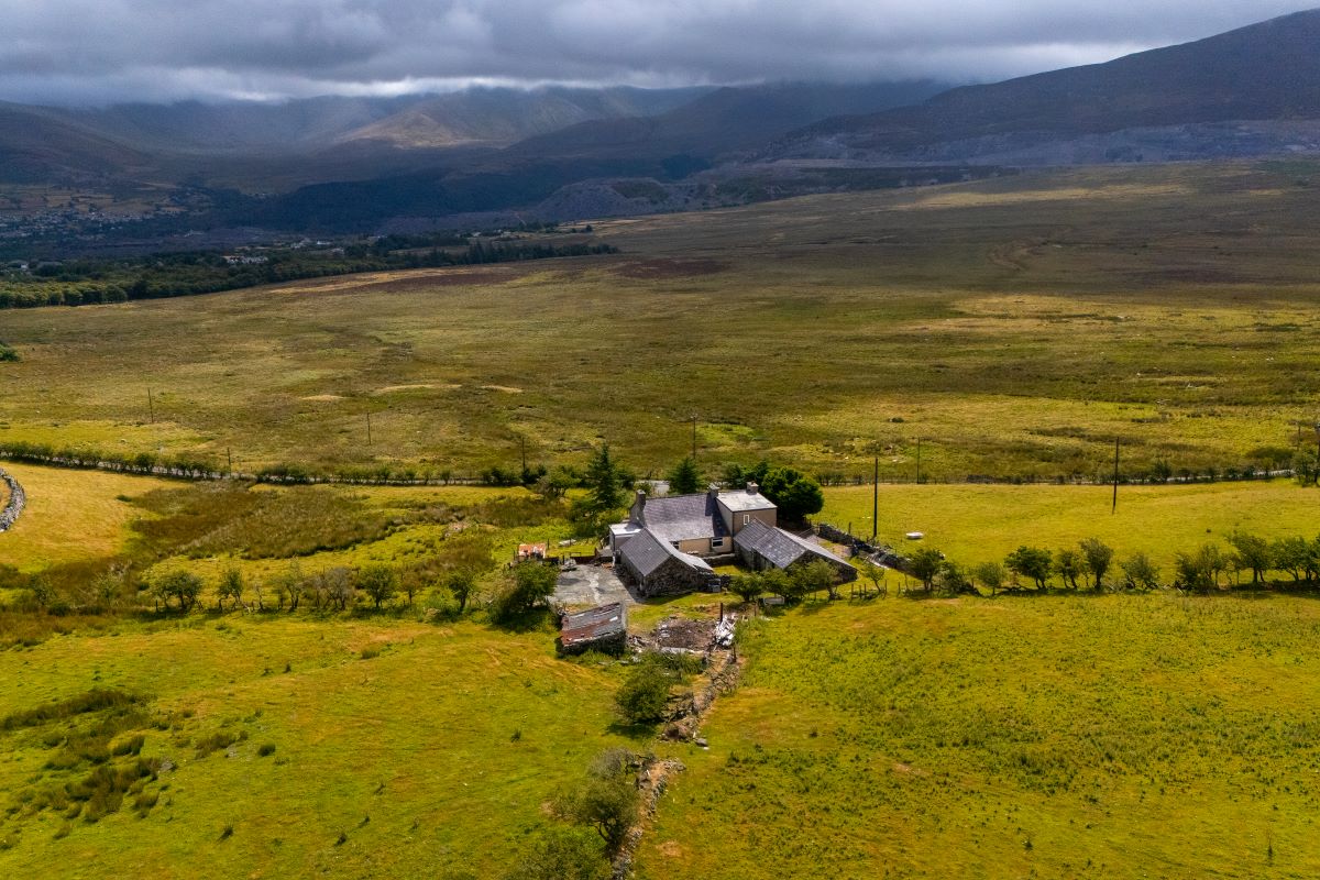 Property for Auction in Wales - Pen Y Bwlch Farm & Pen Y Bwlch Cottage Mynydd Llandygai, Bangor, Gwynedd, LL57 4EJ