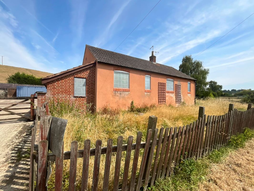 Property for Auction in South West - Clapton House Cottage Clapton, Berkeley, Gloucestershire, GL13 9QX