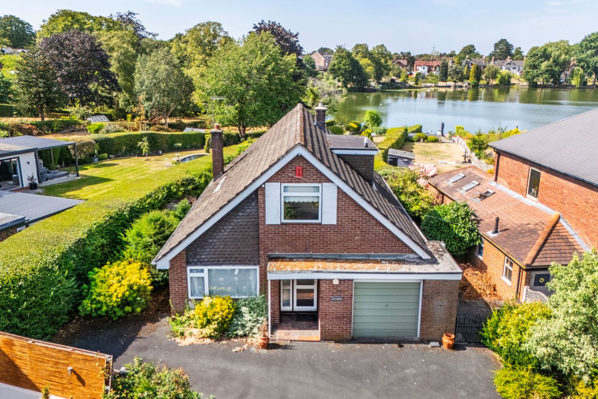 Property for Auction in Cheshire, Staffordshire & Shropshire - 82 Sandbach Road North Alsager, Stoke-On-Trent, Staffordshire, ST7 2AW