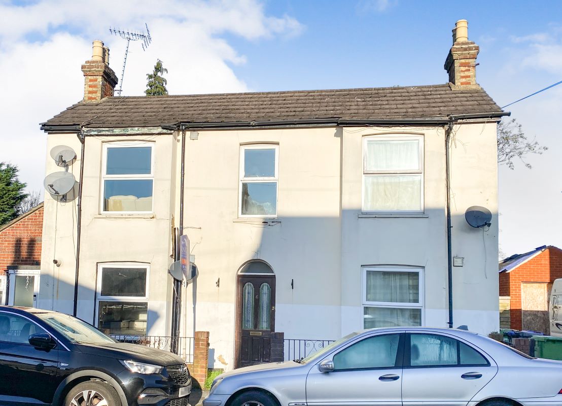 Property for Auction in London - Flat 2, 6 Moorlands Road, Camberley, Surrey, GU15 3AE