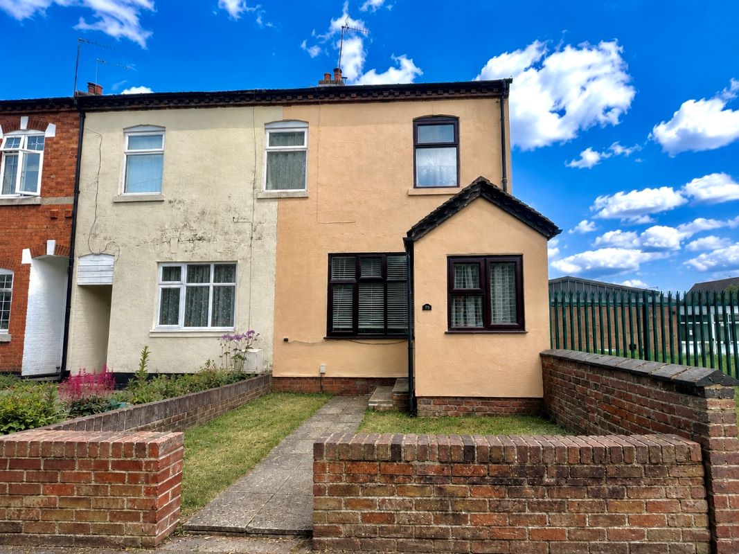 Property for Auction in Northants, Beds & Bucks - 75 Kettering Road Rothwell, Kettering, Northamptonshire, NN14 6JR