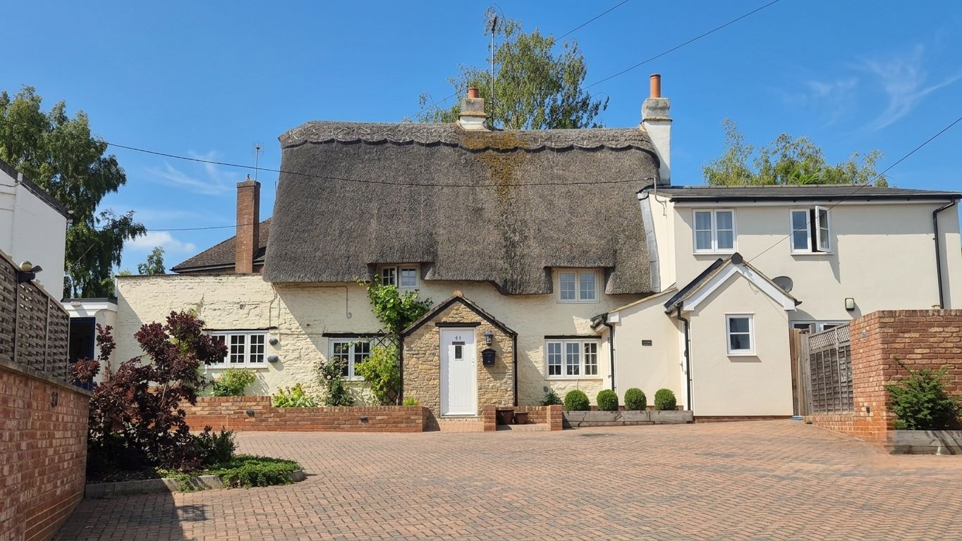 Property for Auction in Northants, Beds & Bucks - 41 High Street Stoke Goldington, Newport Pagnell, Buckinghamshire, MK16 8NP