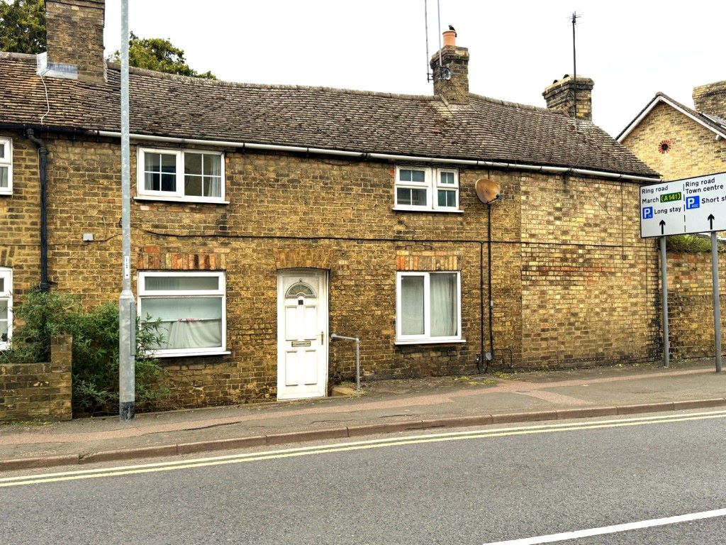 Property for Auction in East Anglia - Flat 2 2 Cromwell Walk, Huntingdon, Cambridgeshire, PE29 3HN