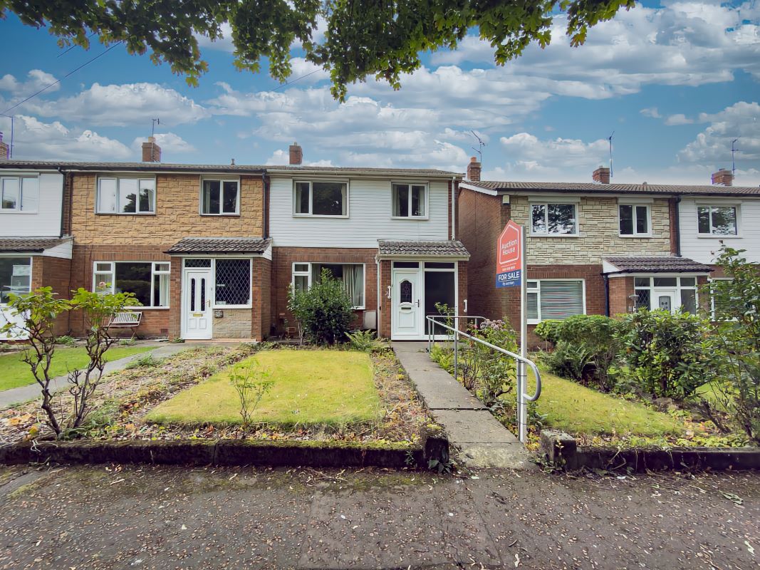 Property for Auction in North East - 7 Cornmoor Gardens Whickham, Newcastle upon Tyne, Tyne and Wear, NE16 4PZ
