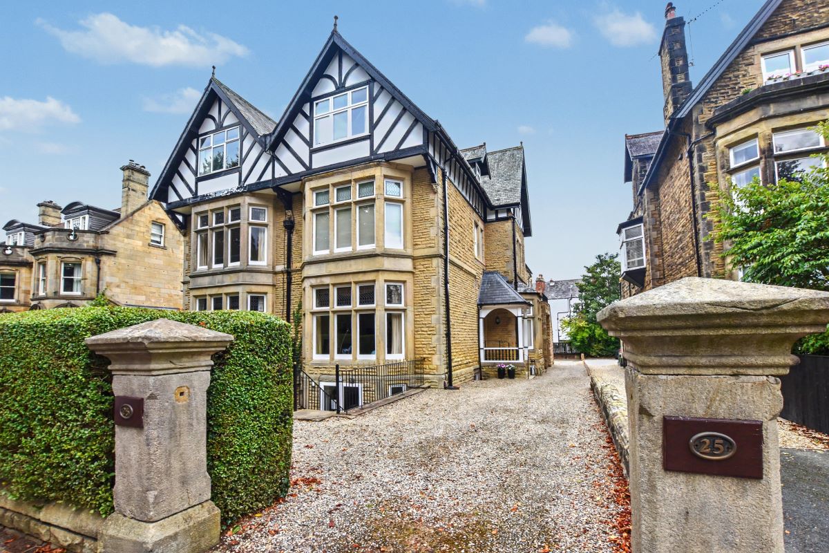 Property for Auction in West Yorkshire - Flat 1, 25 Park Drive, Harrogate, North Yorkshire, HG2 9AY