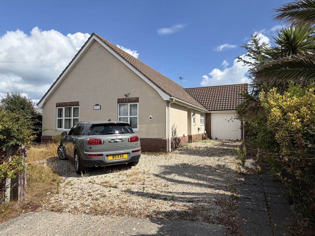 Property for Auction in East Anglia - 5 Fakes Road Hemsby, Great Yarmouth, Norfolk, NR29 4JL