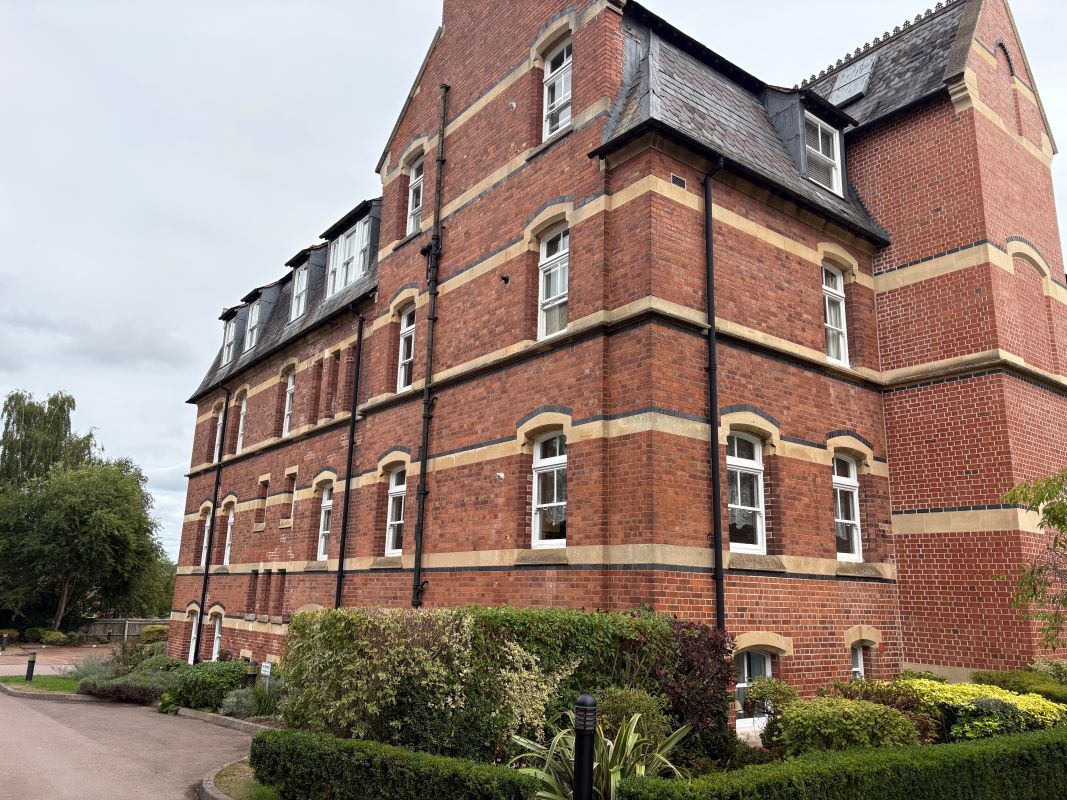 Property for Auction in Wales - 40 Frome Court, Bartestree, Hereford, Herefordshire, HR1 4DX