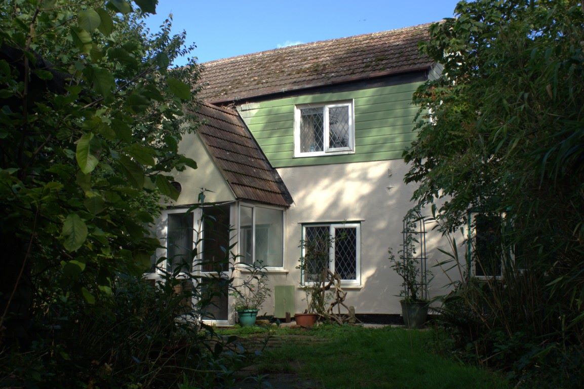 Property for Auction in East Anglia - The Boat House 7 South Fen Road, Bourne, Lincolnshire, PE10 0DN