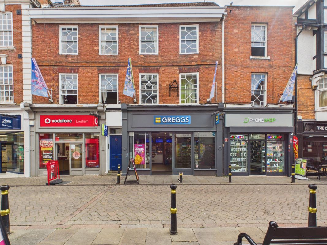 Property for Auction in Birmingham - 18A Bridge Street, Evesham, Worcestershire, WR11 4RR