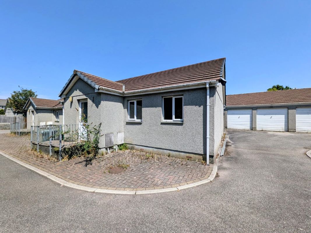 Property for Auction in South West - 3 Highburrow Court Pool, Redruth, Cornwall, TR15 3DD