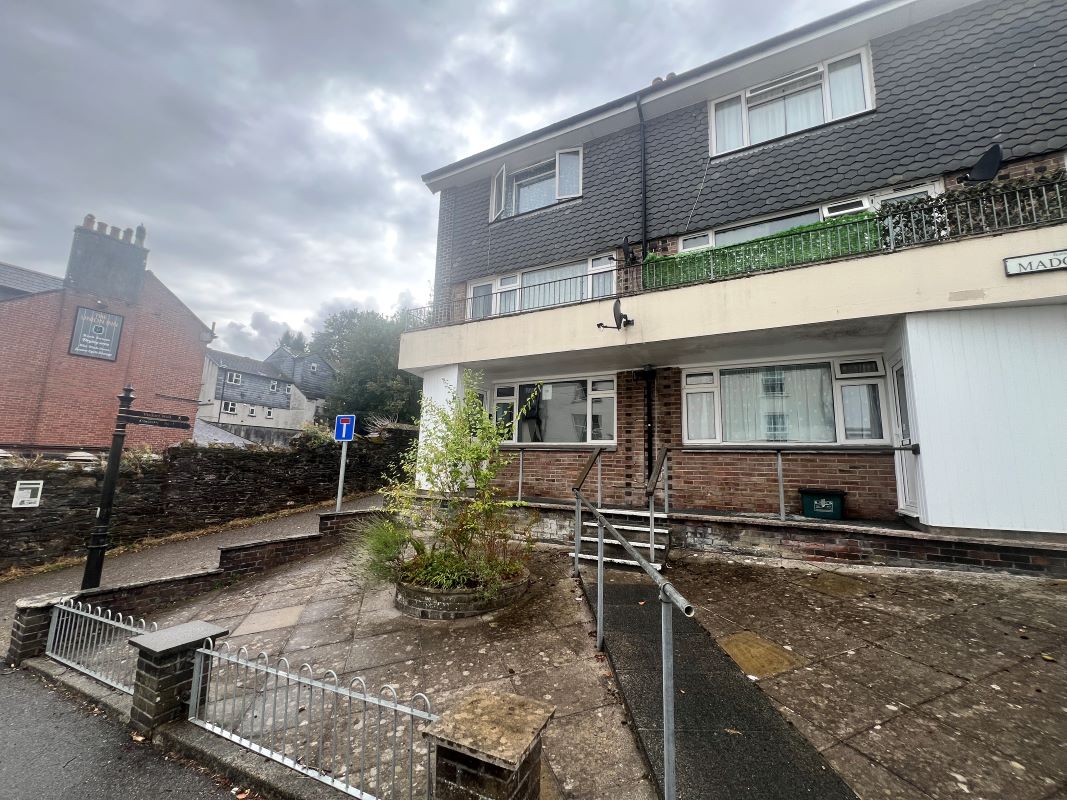 Property for Auction in South West - Flat 1 Madge Court, Tavistock, Devon, PL19 0DU