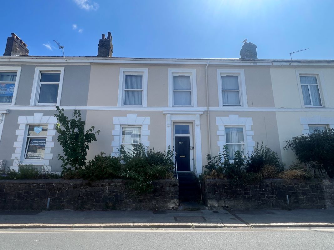 Property for Auction in South West - Ground Floor Flat 253 North Road West, Plymouth, Devon, PL1 5DH