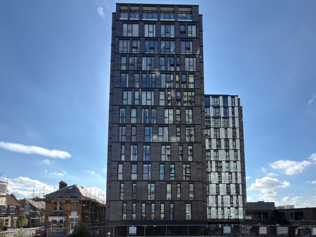 Property for Auction in London - Flat 172 Centrillion Point, 2 Masons Avenue, Croydon, Surrey, CR0 9WY