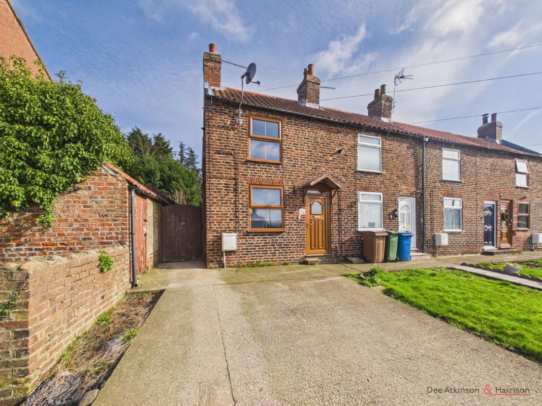 Property for Auction in Hull & East Yorkshire - 14 Bridlington Road, Beeford, Driffield, East Yorkshire, YO25 8AN
