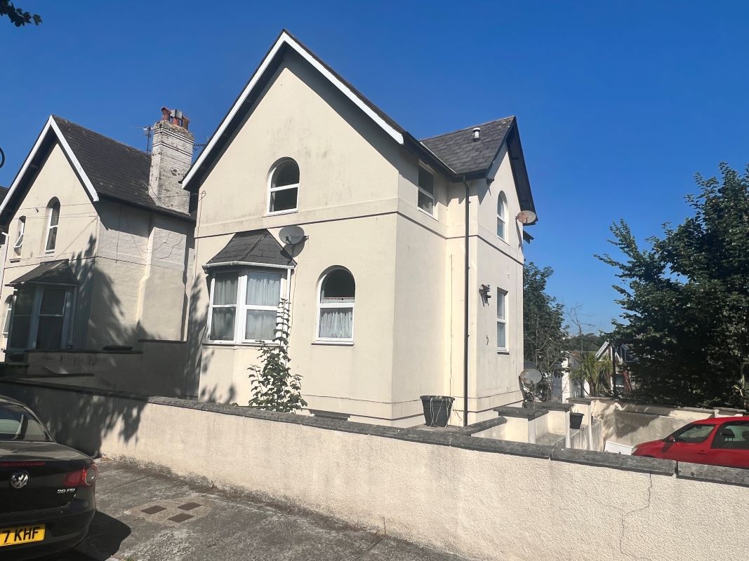 Property for Auction in South West - Flat 4 Longpark Lodge, Torquay, Devon, TQ1 3EG
